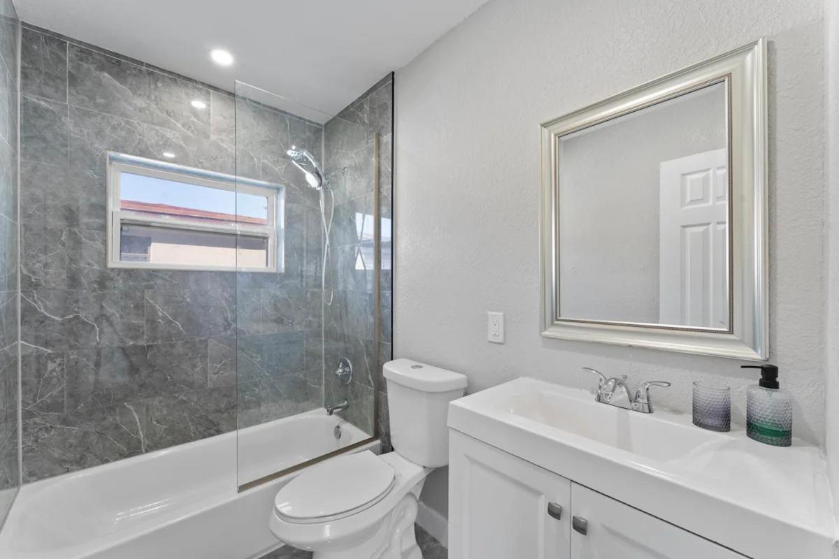 Renovu Premium House In * Miami